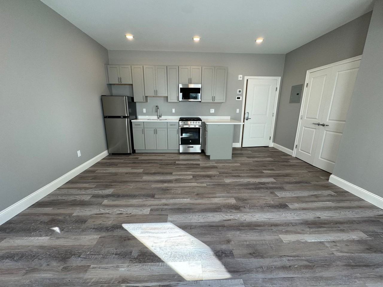 Welcome to 1499 in Revere, MA Steps from the Blue Line! - Photo 6 of 23