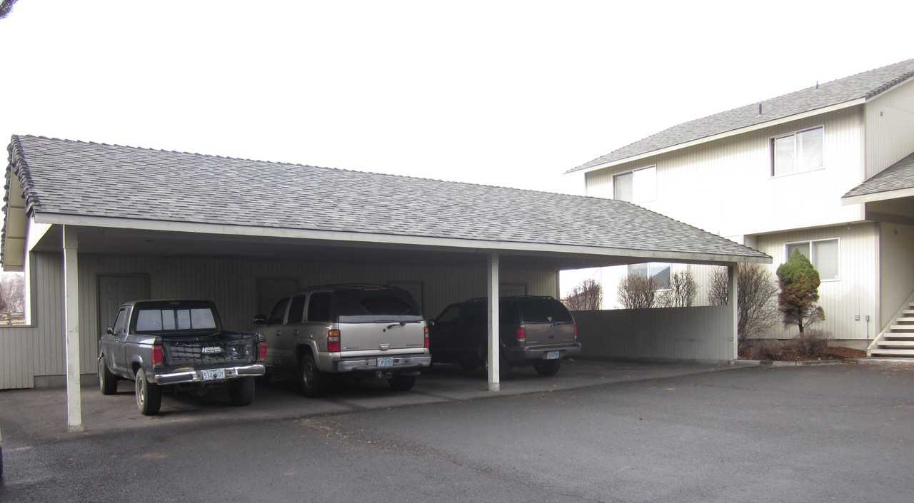 Malick - Salmon Complex - Photo 2 of 8