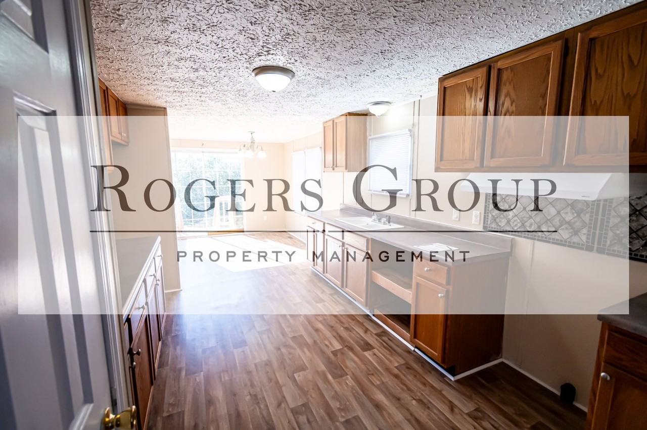 1219 Julian Smith Rd - Photo 2 of 10