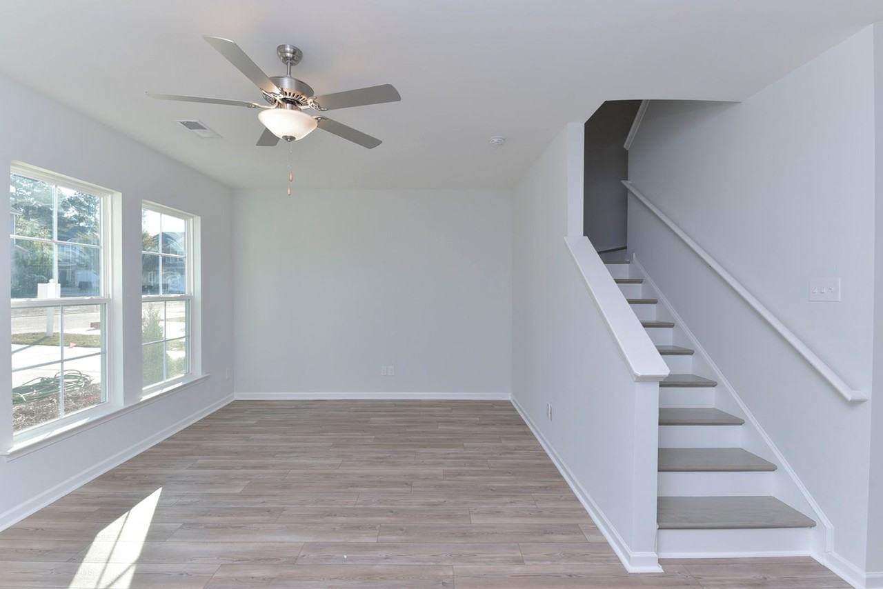 185 Northwood St - Photo 4 of 29