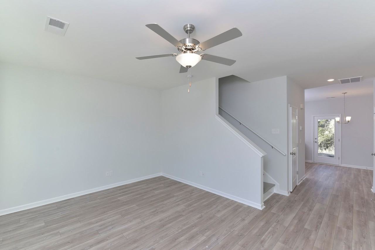 185 Northwood St - Photo 7 of 29