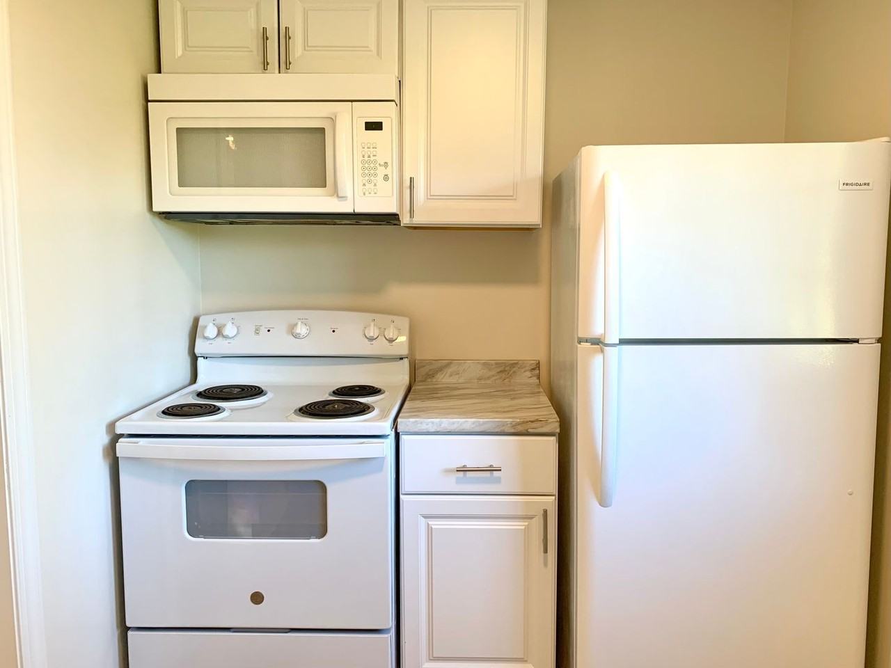 47 Maple St - Photo 6 of 17