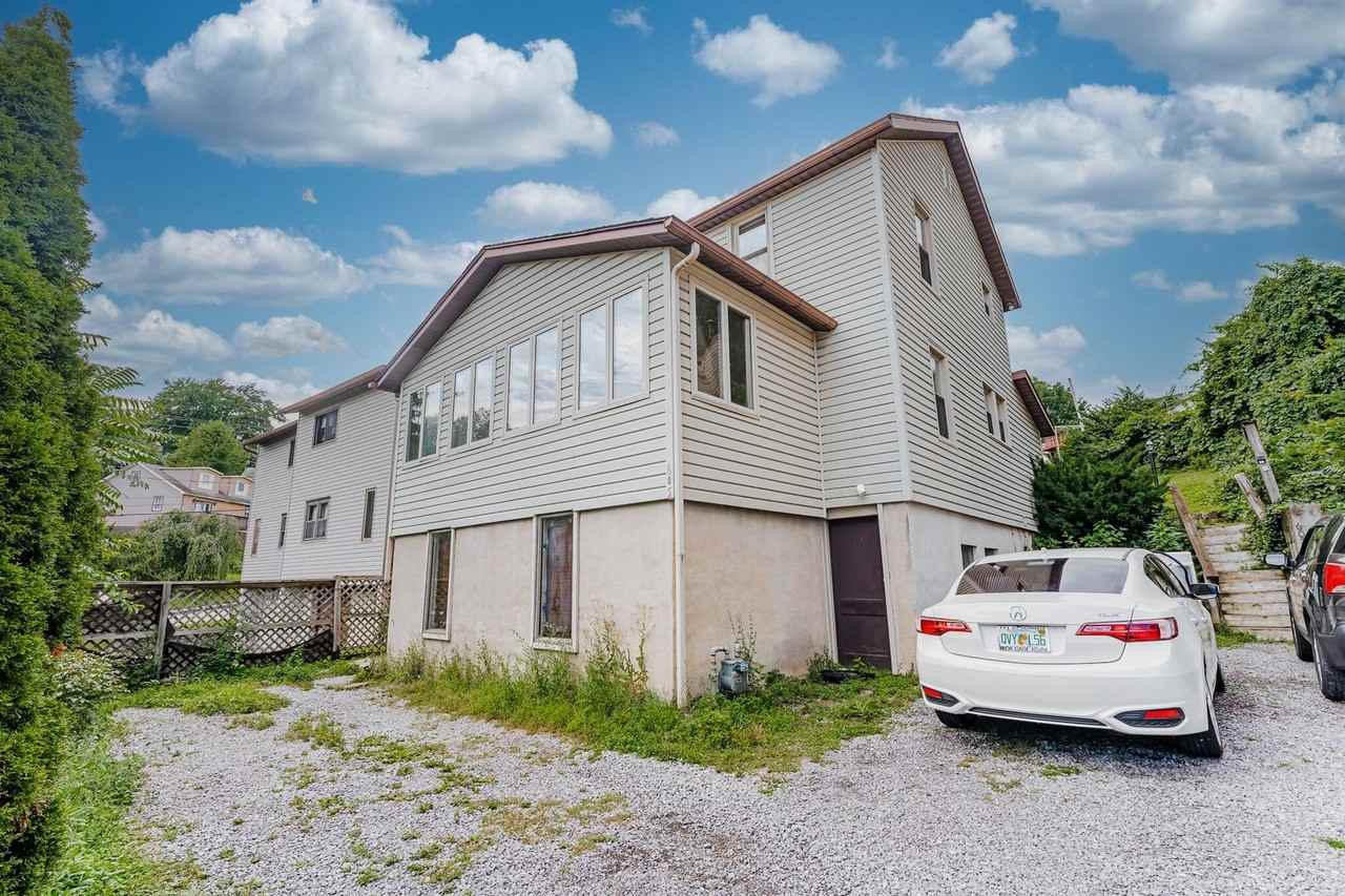 607 Junction St - Photo 2 of 12