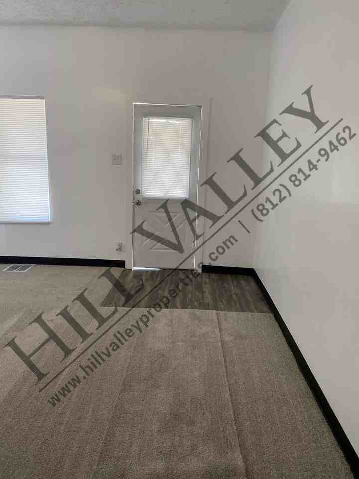 620 N 13th 1/2 St - Photo 2 of 9