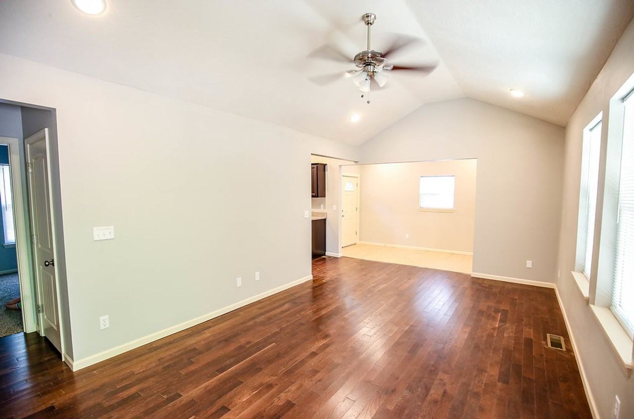 615 E Meadowmere St - Photo 5 of 17