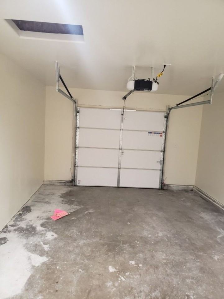 515 Adams St - Photo 3 of 9