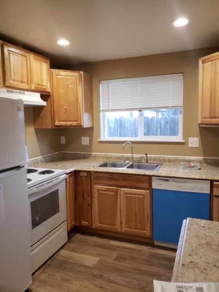 515 Adams St - Photo 6 of 9