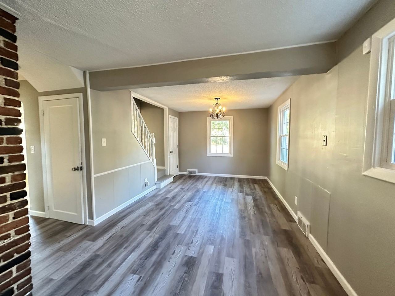 281 Breckwood Blvd - Photo 3 of 21