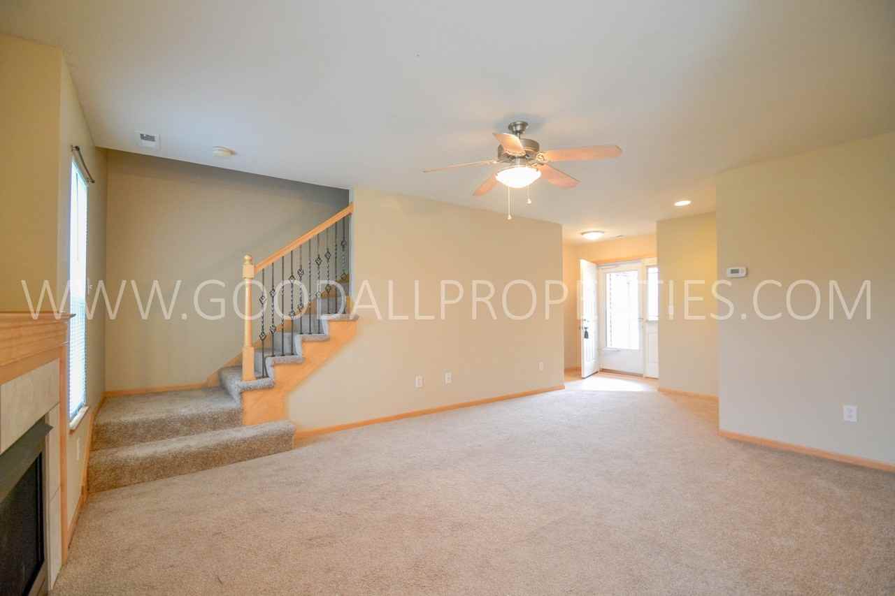 904 Se Crossings Ln - Photo 2 of 14