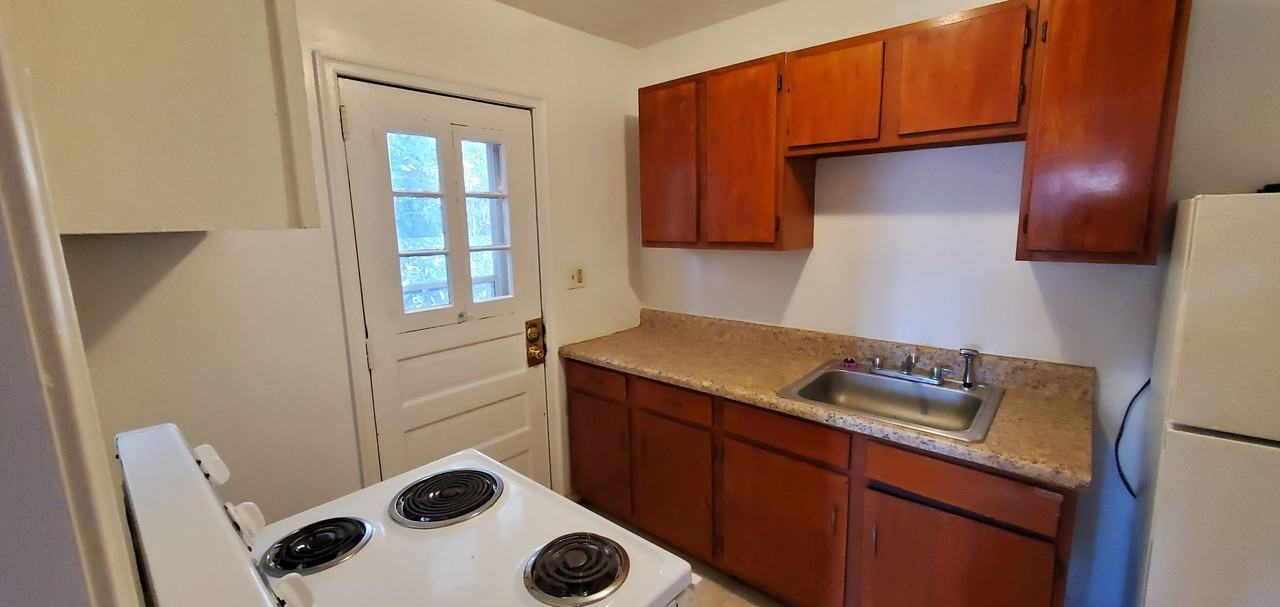2512 Spring Garden St - Photo 4 of 7
