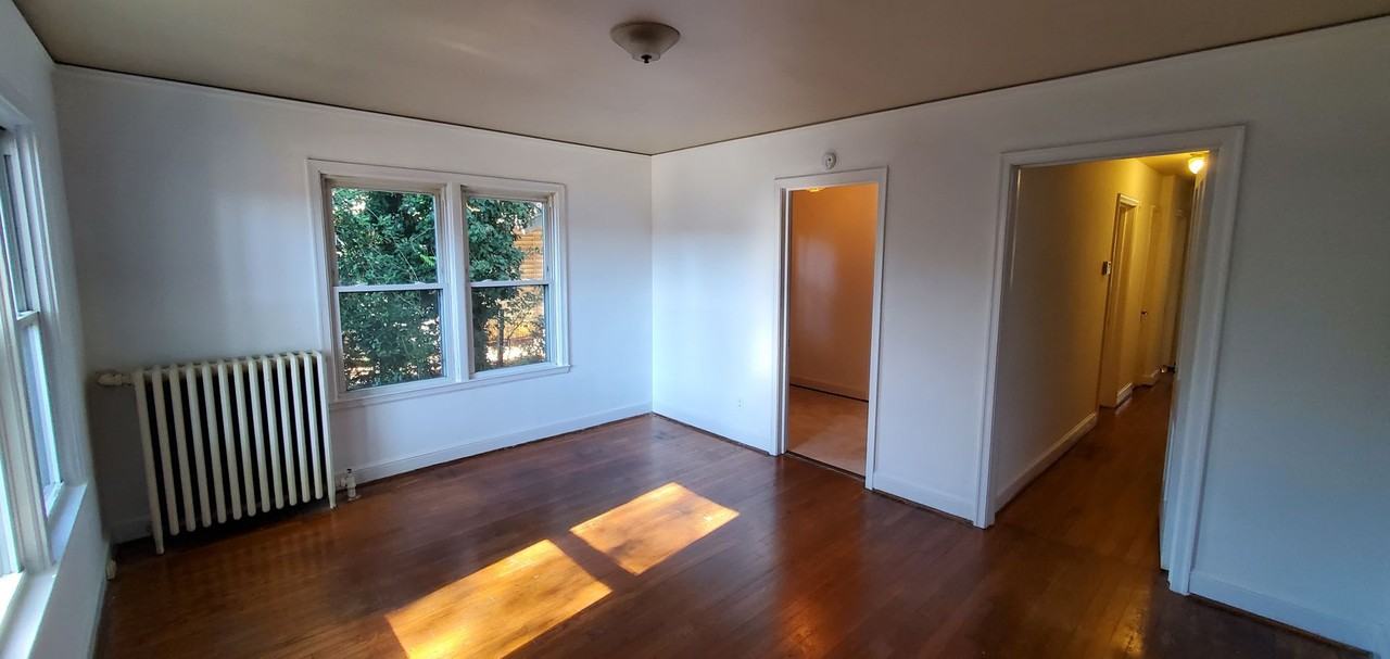 2512 Spring Garden St - Photo 5 of 7
