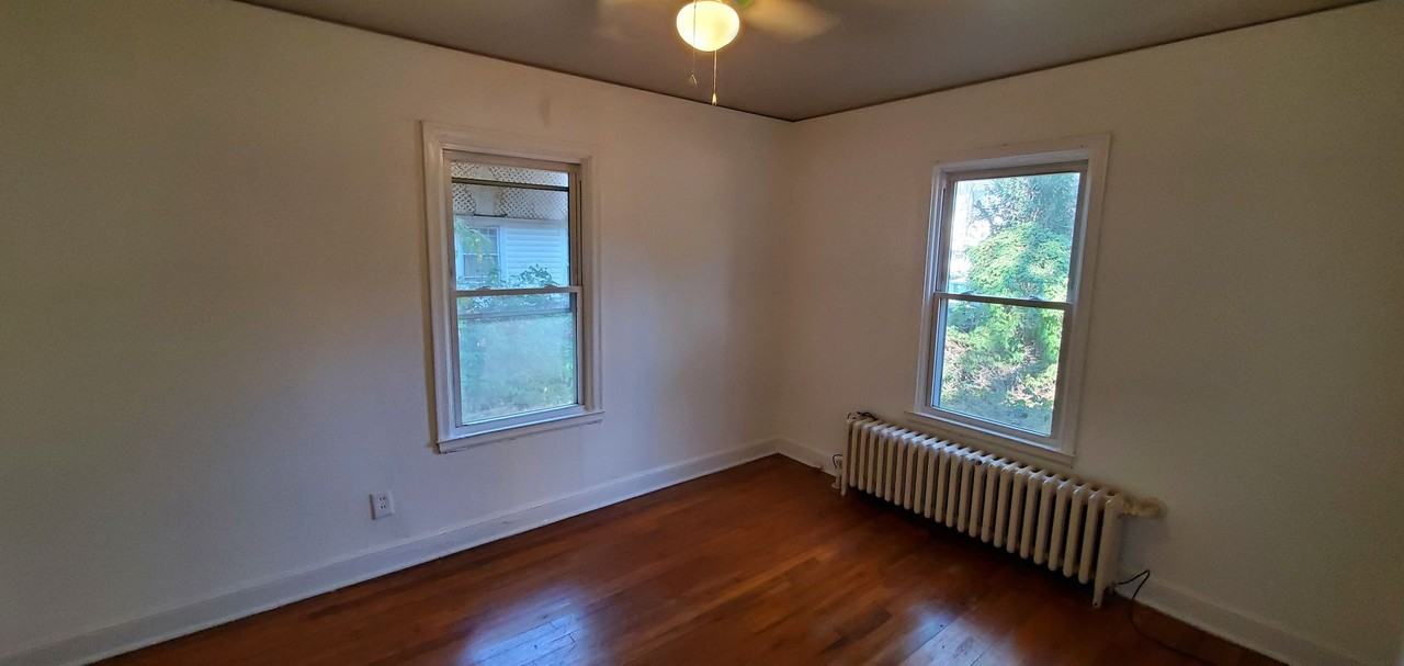 2512 Spring Garden St - Photo 6 of 7