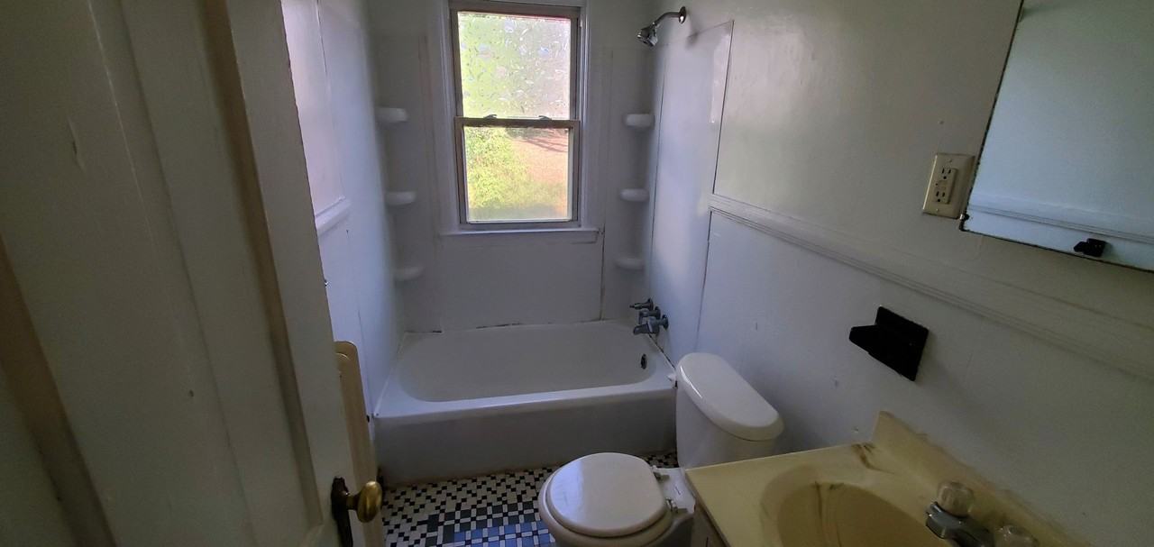 2512 Spring Garden St - Photo 7 of 7