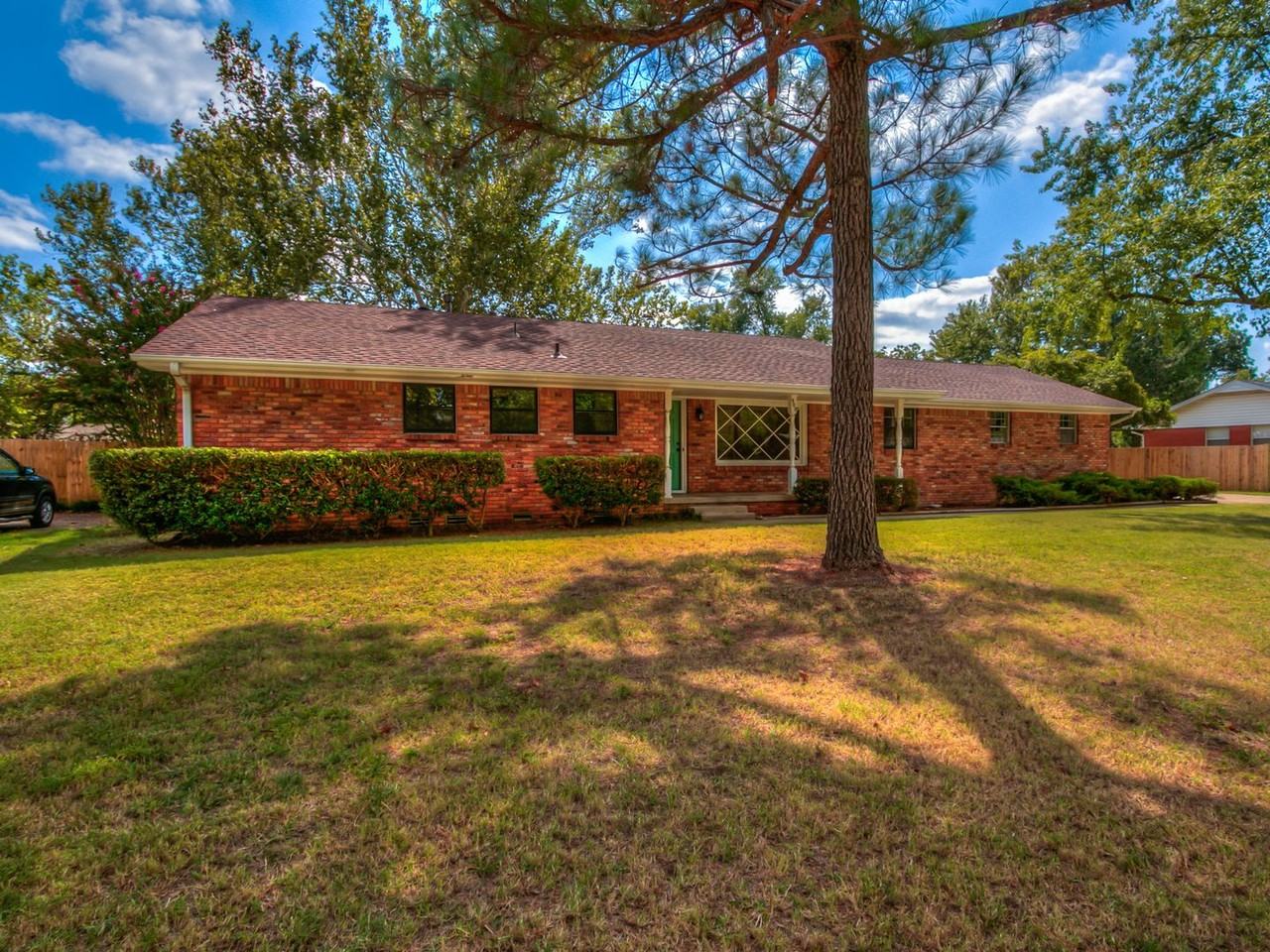 908 Birch Dr - Photo 3 of 19