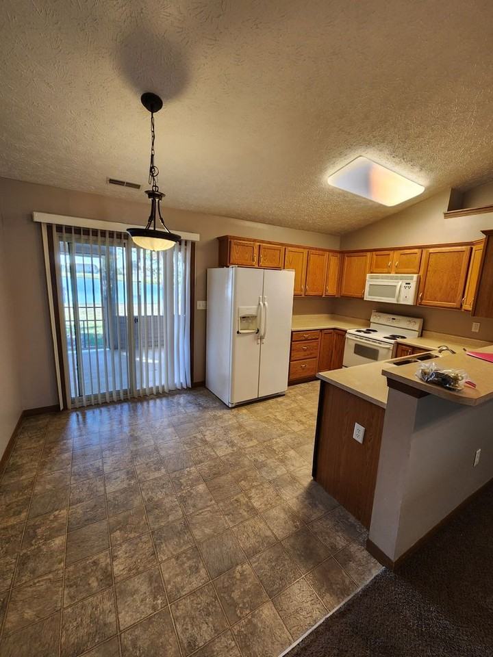 3383 Edison Dr - Photo 3 of 11