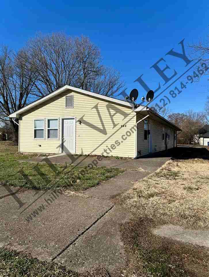 932 N 8th St - Photo 2 of 12