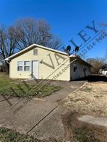 featured image of 932 N 8th St