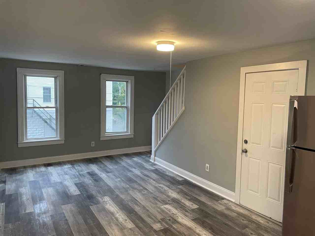 31 William Street - Photo 3 of 13