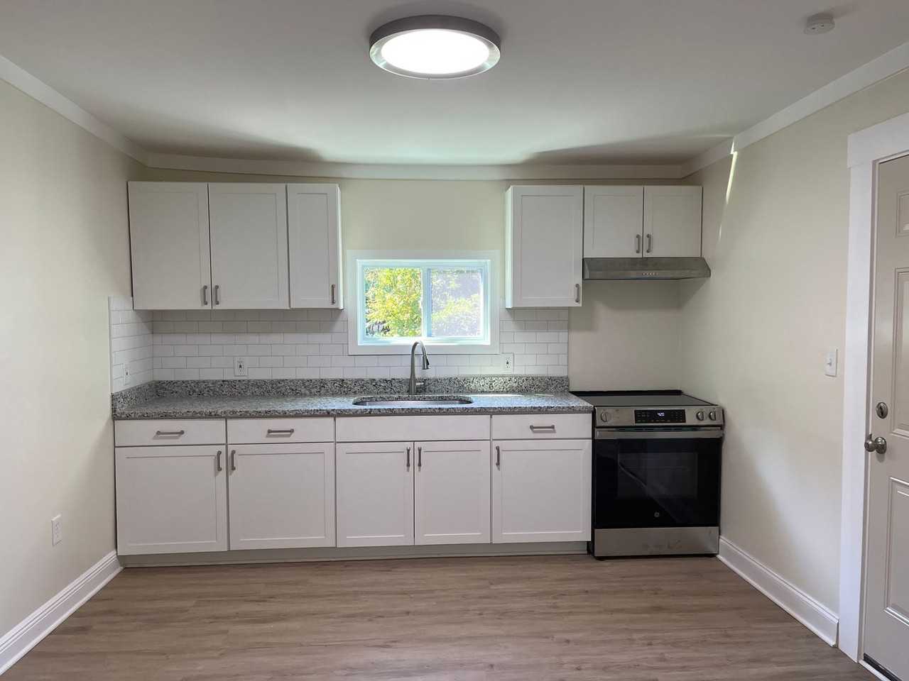 439 N 5th St - Photo 4 of 11
