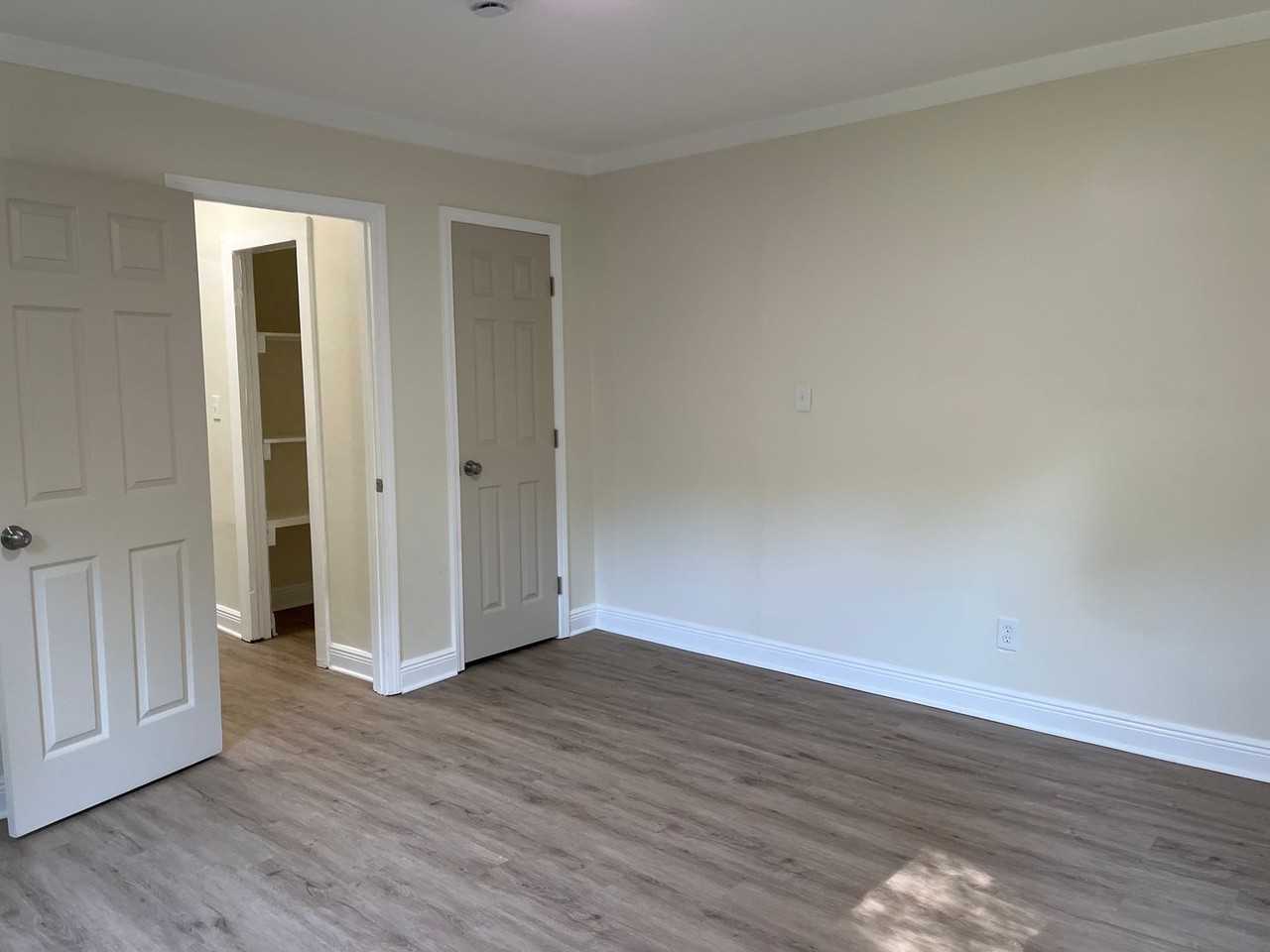 439 N 5th St - Photo 6 of 11