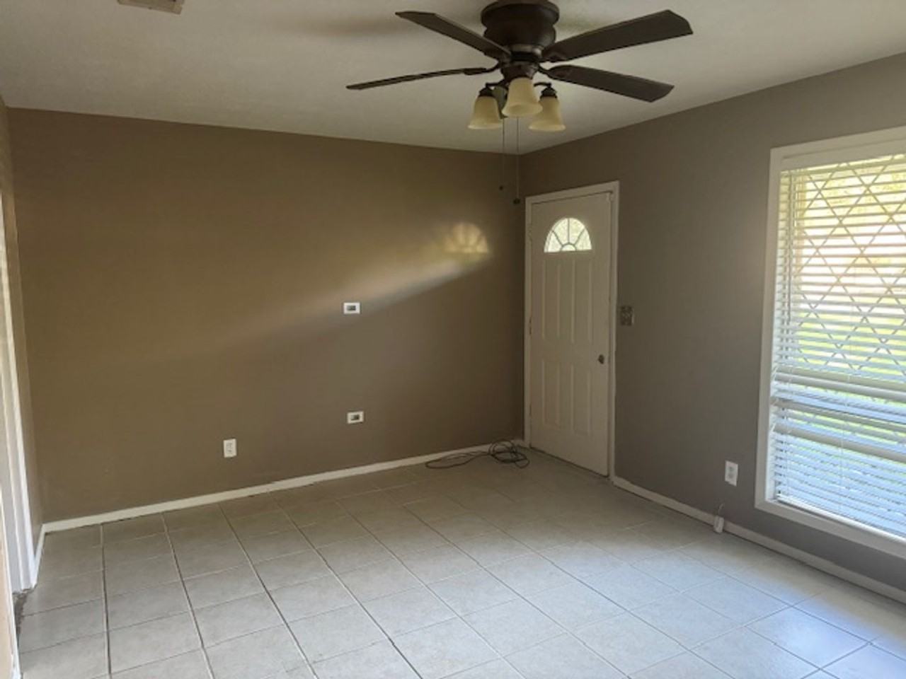 3865 Meadow Ln - Photo 2 of 8