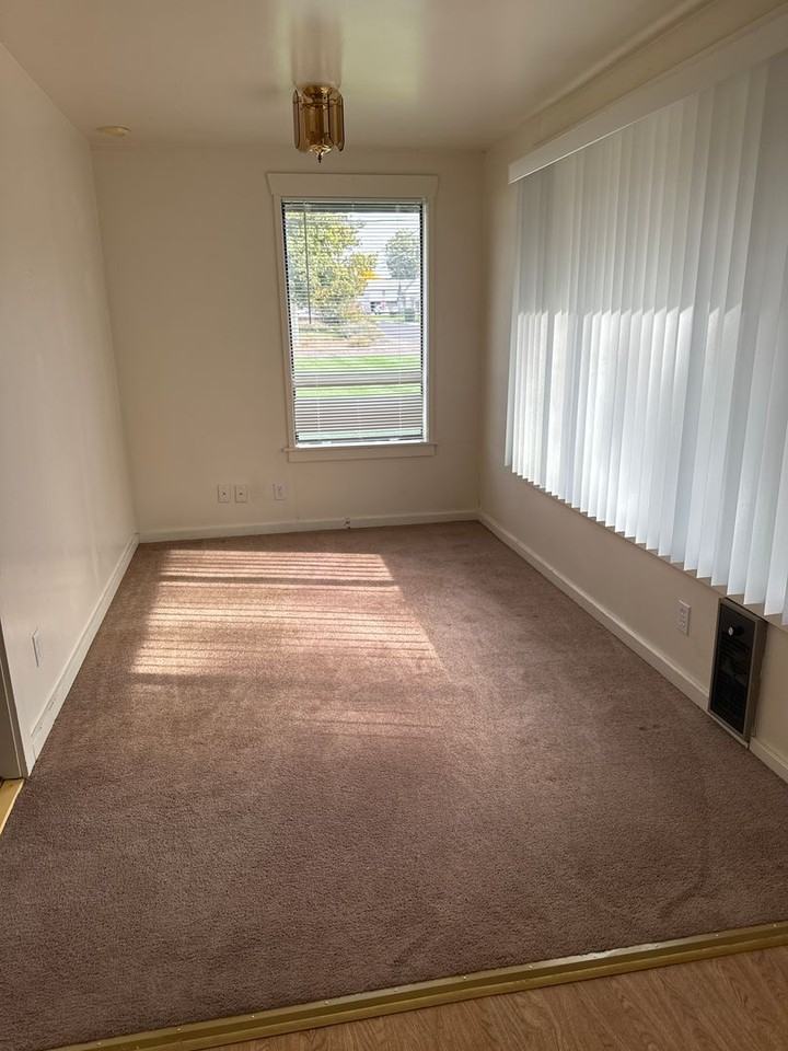 225 Se 6th St - Photo 2 of 16