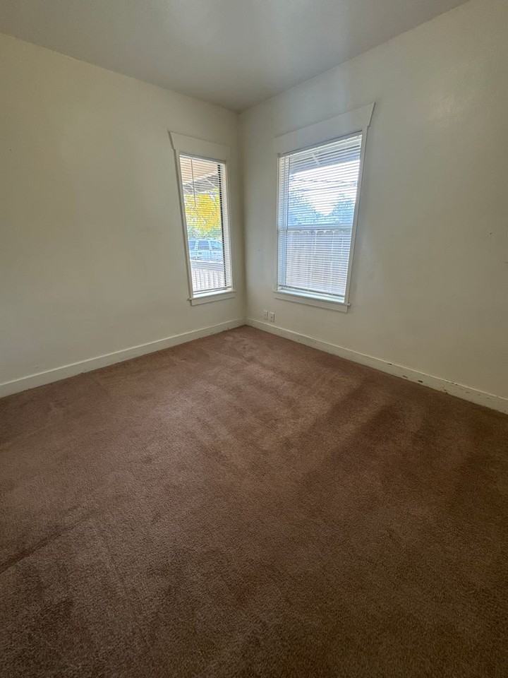 225 Se 6th St - Photo 5 of 16