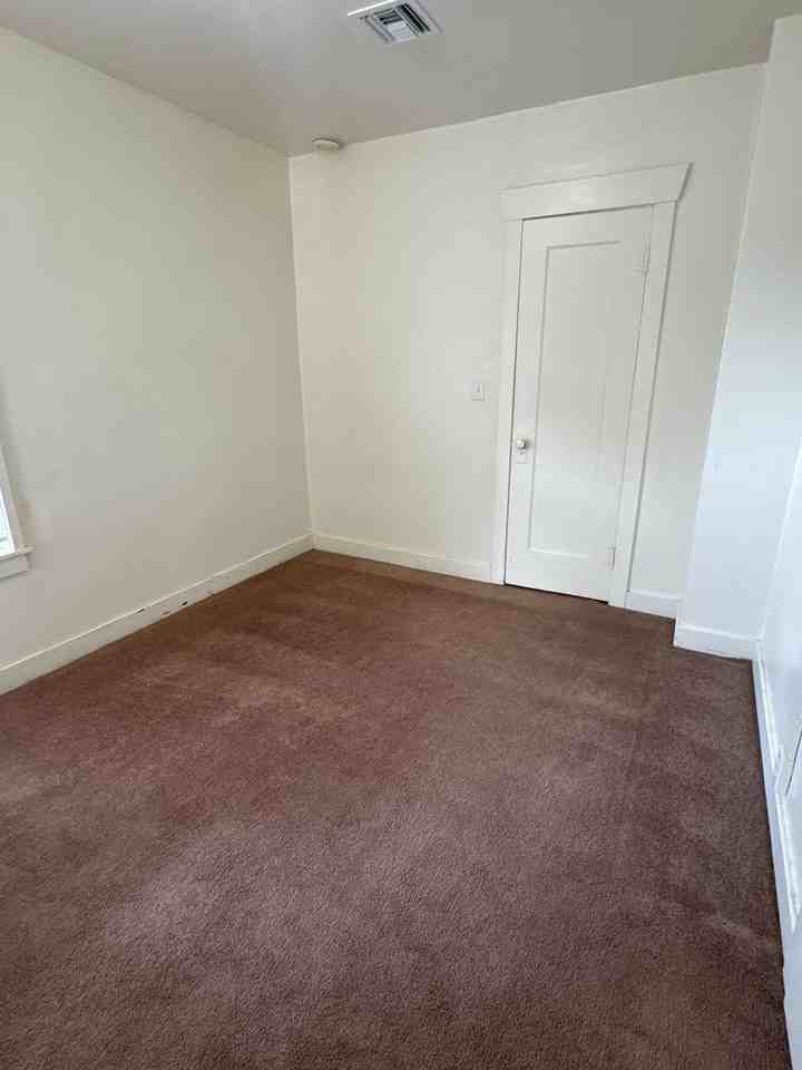 225 Se 6th St - Photo 6 of 16