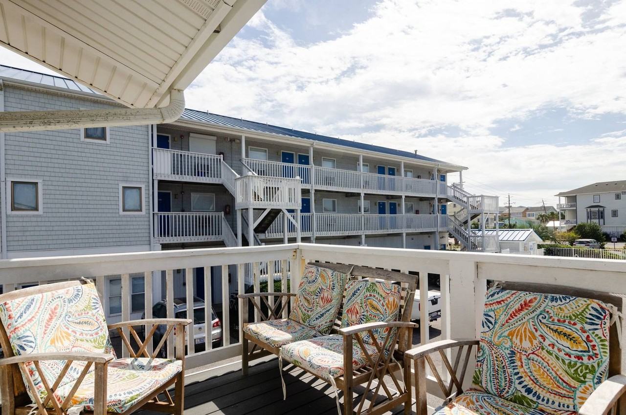 105 Tennessee Avenue #402 - Photo 2 of 33