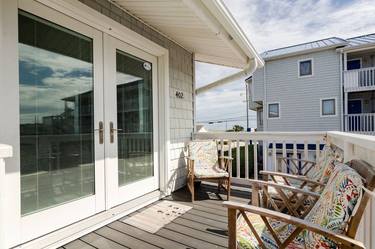 105 Tennessee Avenue #402 - Photo 3 of 33