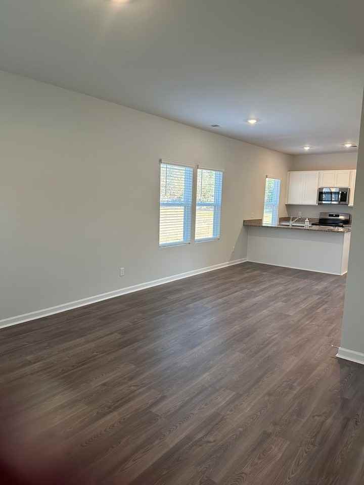 746 Palmer Rd Ne - Photo 3 of 21
