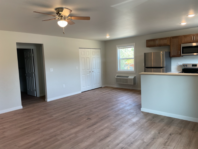 1040 W 2nd Street Ext #1C - Photo 4 of 10