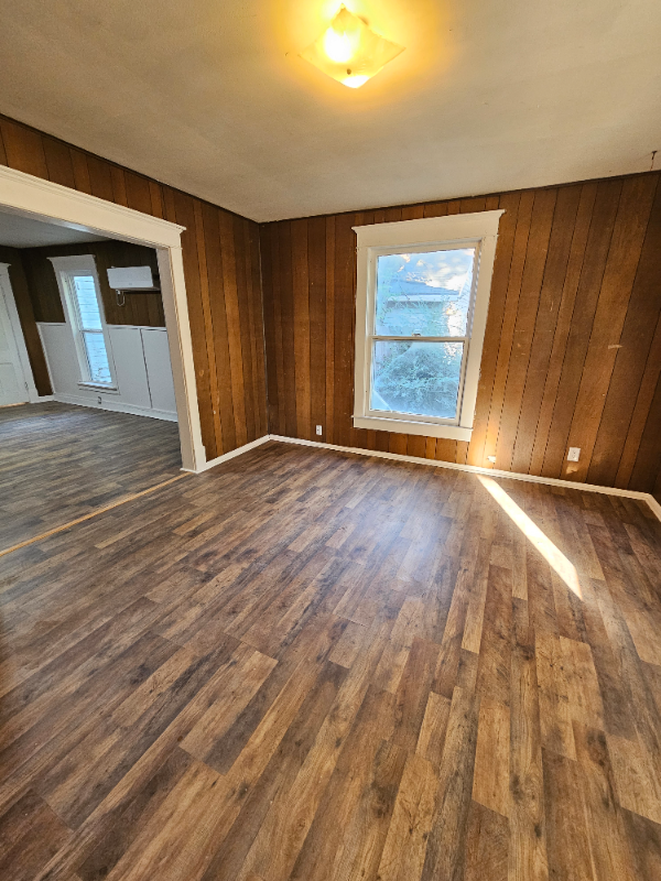 920 Wisconsin St #EAST - Photo 2 of 7