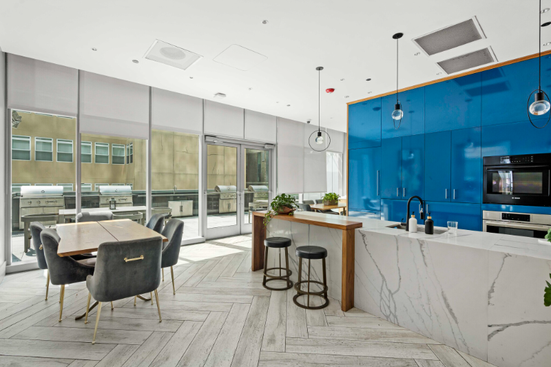 817 S Michigan Ave - Photo 7 of 18