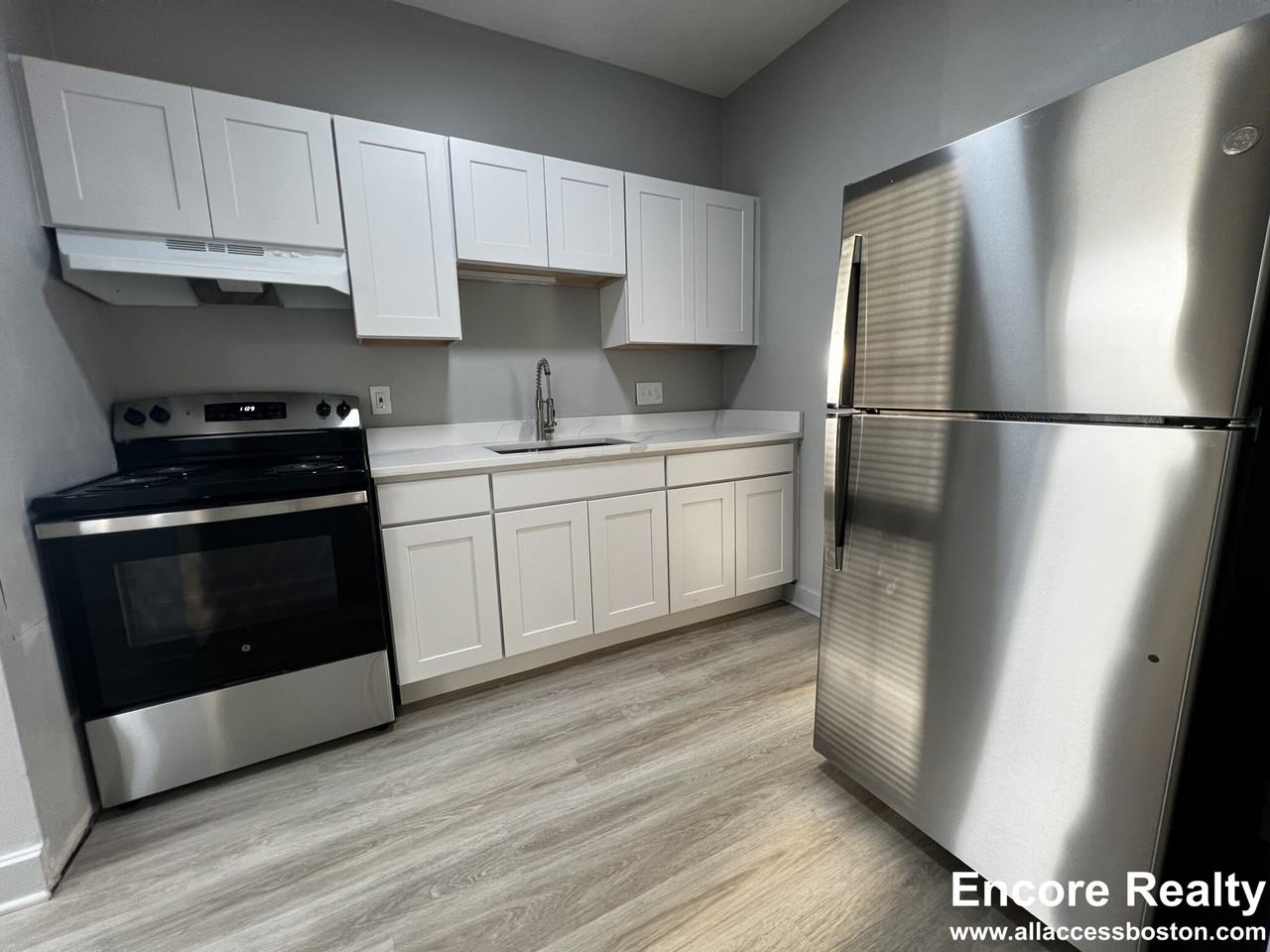 132 Warren St #4 - Photo 3 of 12