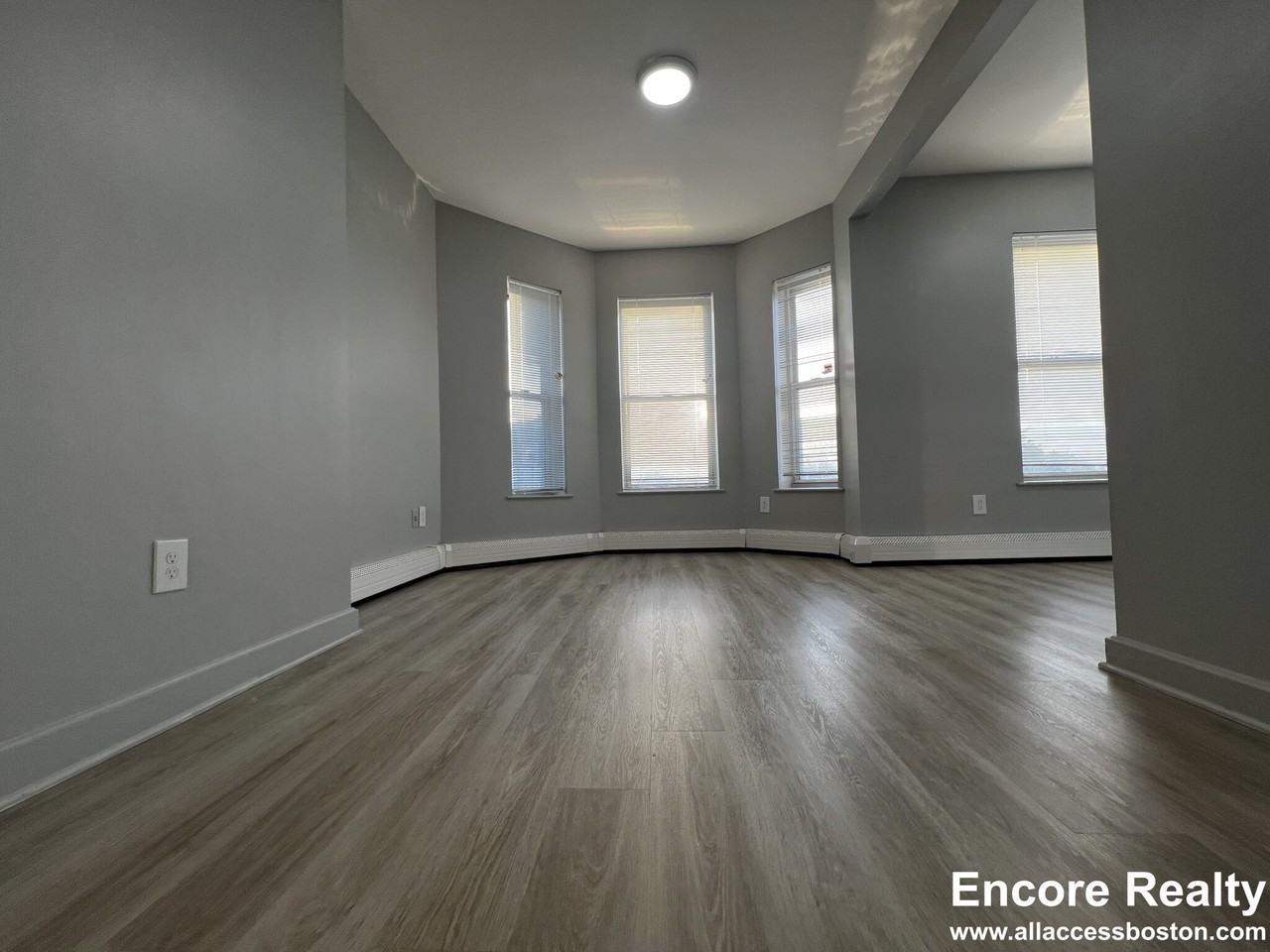 132 Warren St #4 - Photo 6 of 12