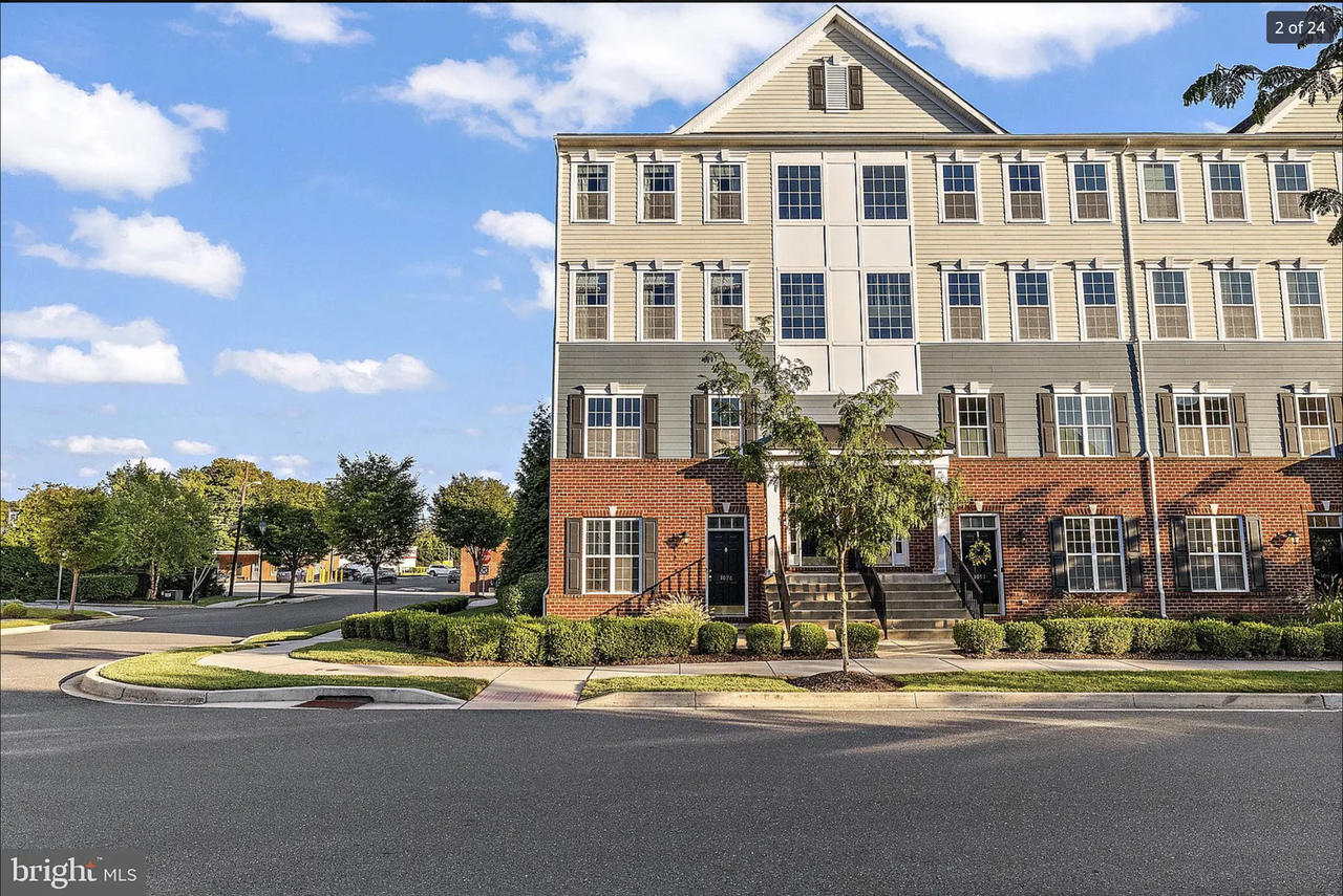 1096 Worth Ln #1096 - Photo 2 of 20