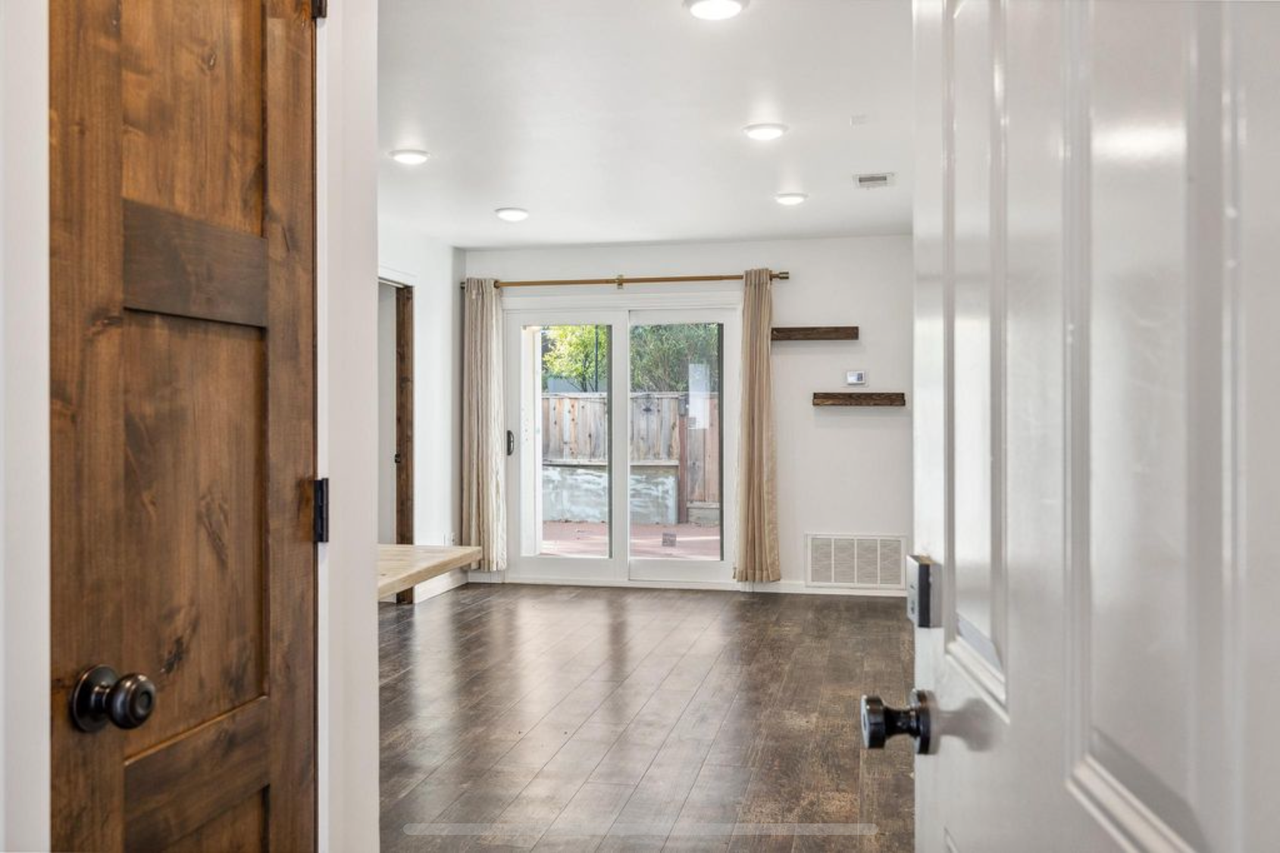 16 Woodstock Ct #16 - Photo 2 of 18