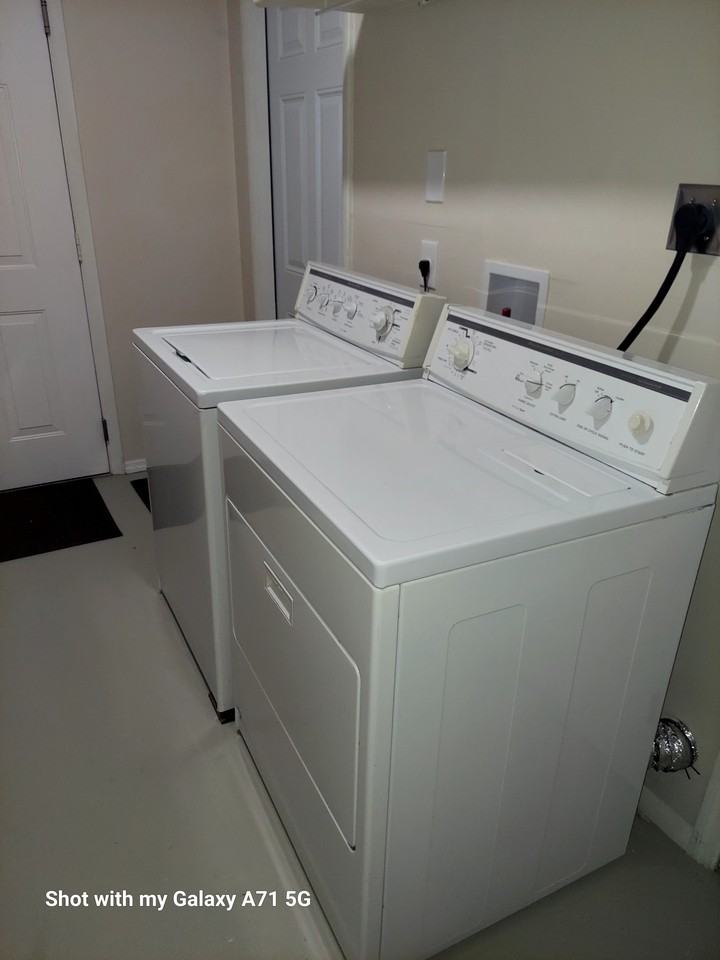 Southwest Dimattia Street, Port St. Lucie, FL 34953 Room for Rent