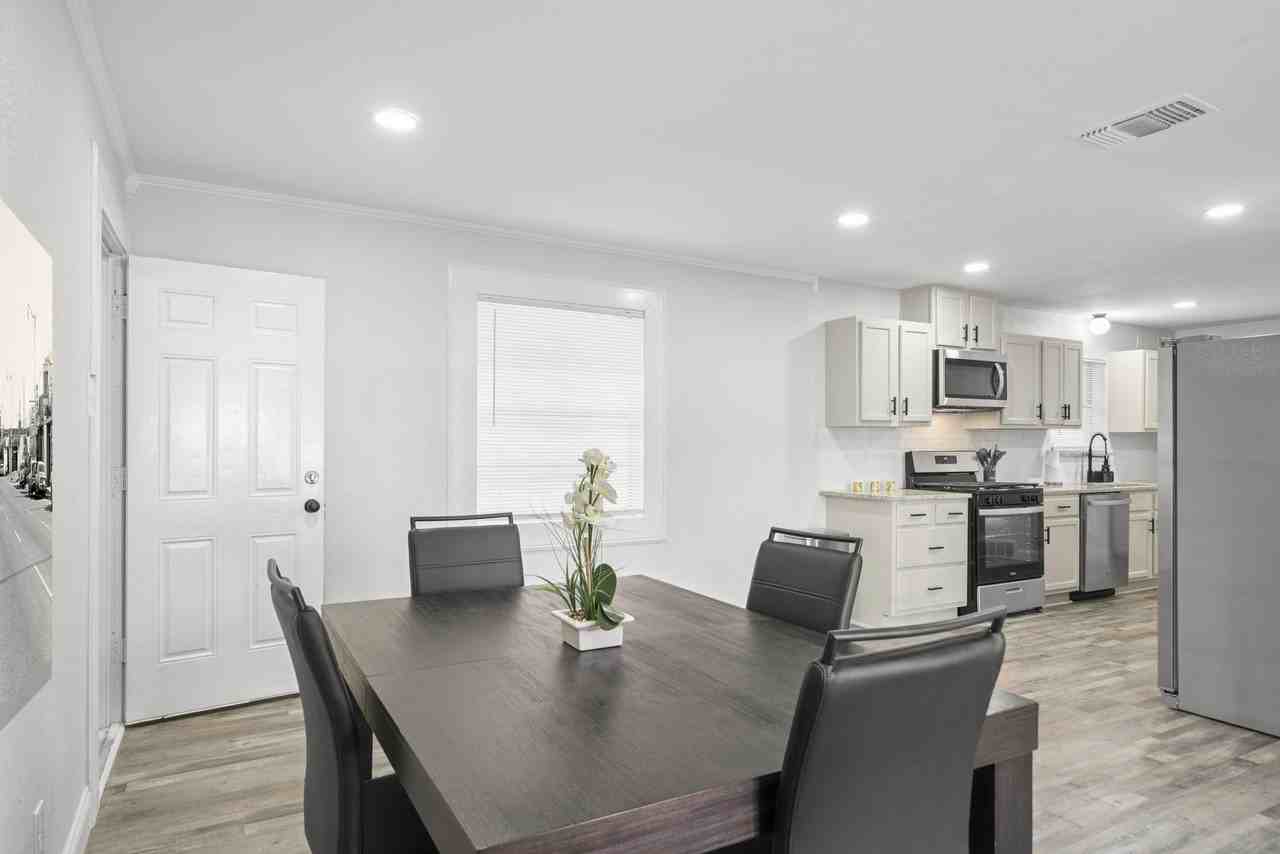 Gramley St - Photo 2 of 14