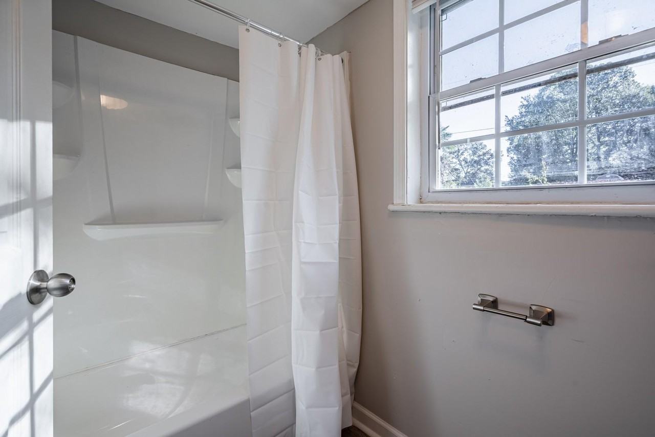 Renee Dr - Photo 3 of 10