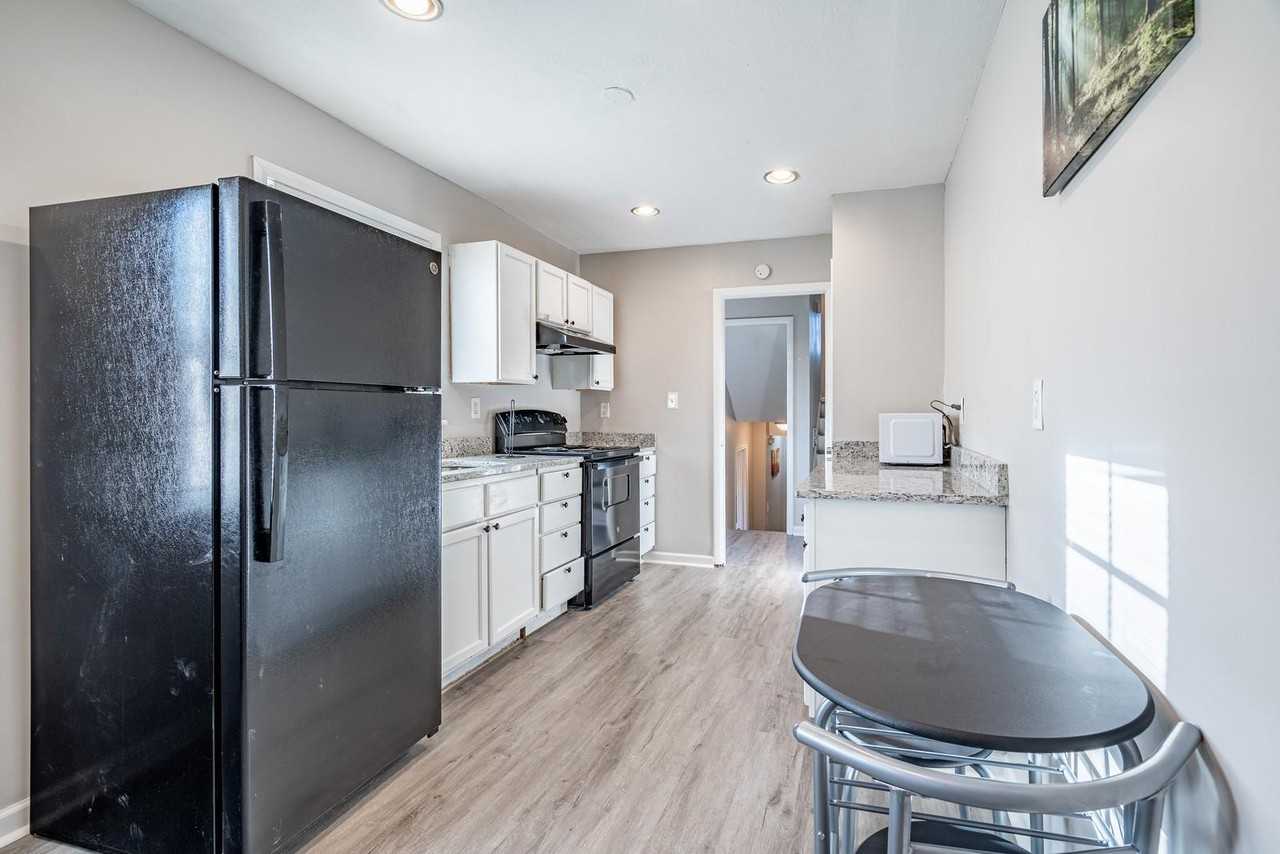 Renee Dr - Photo 4 of 10