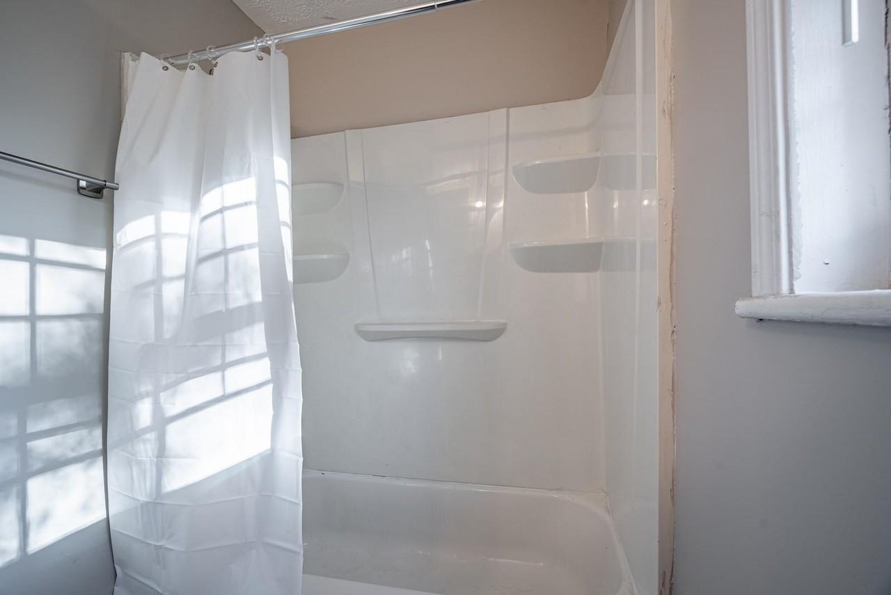 Renee Dr - Photo 7 of 10