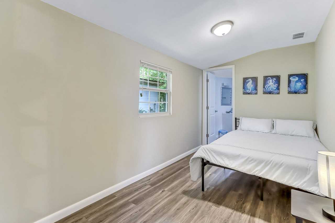 Redstone Dr - Photo 7 of 11