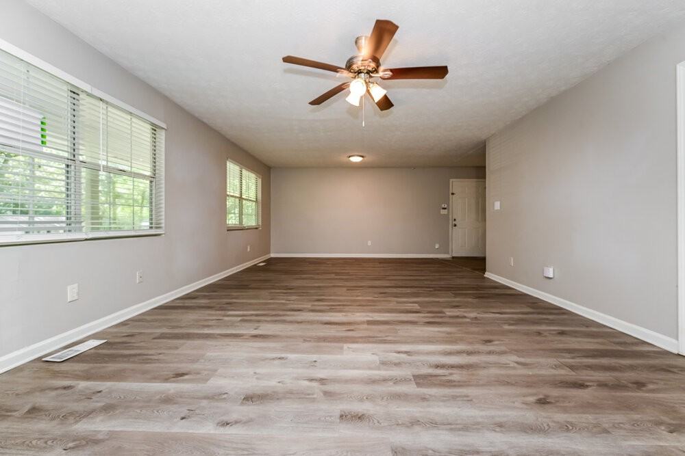 115 Mount Airy Rd - Photo 3 of 16