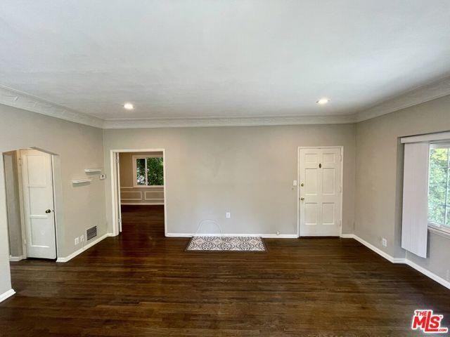 8028 Hollywood Blvd - Photo 2 of 8