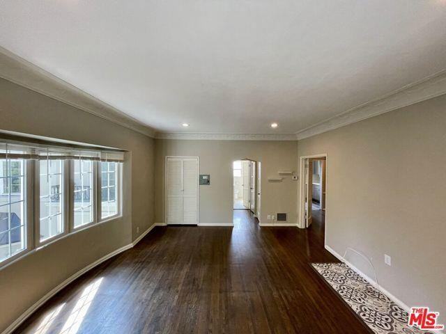 8028 Hollywood Blvd - Photo 3 of 8