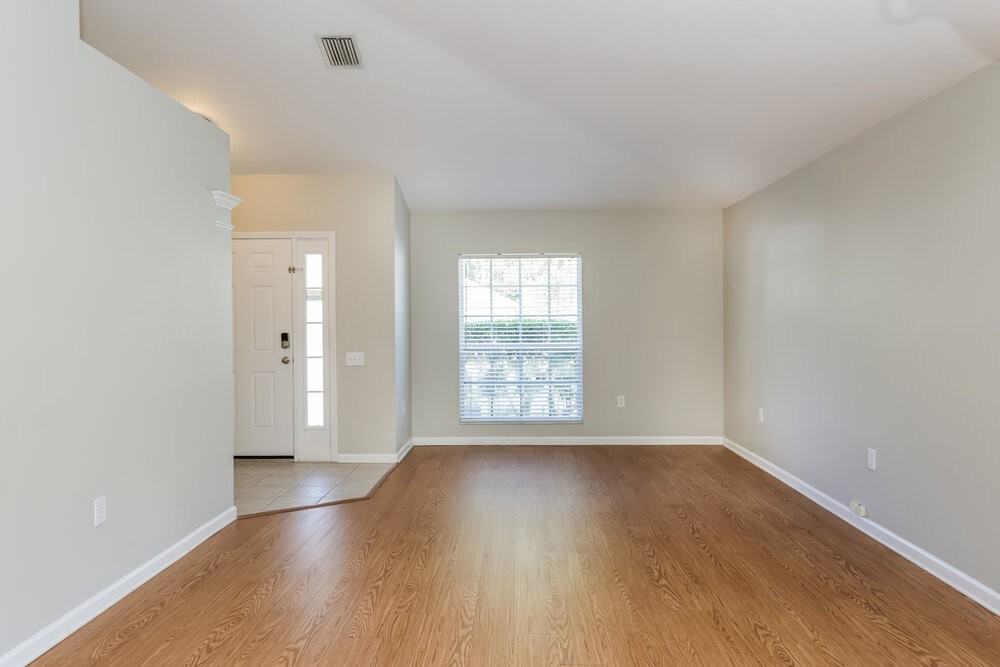 5117 Quadrangle Ct - Photo 3 of 16