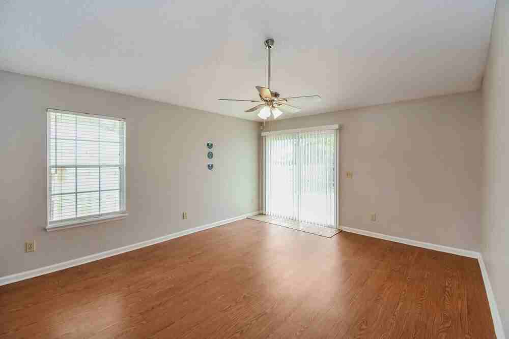 4543 Mountain Brook Ln W - Photo 3 of 16