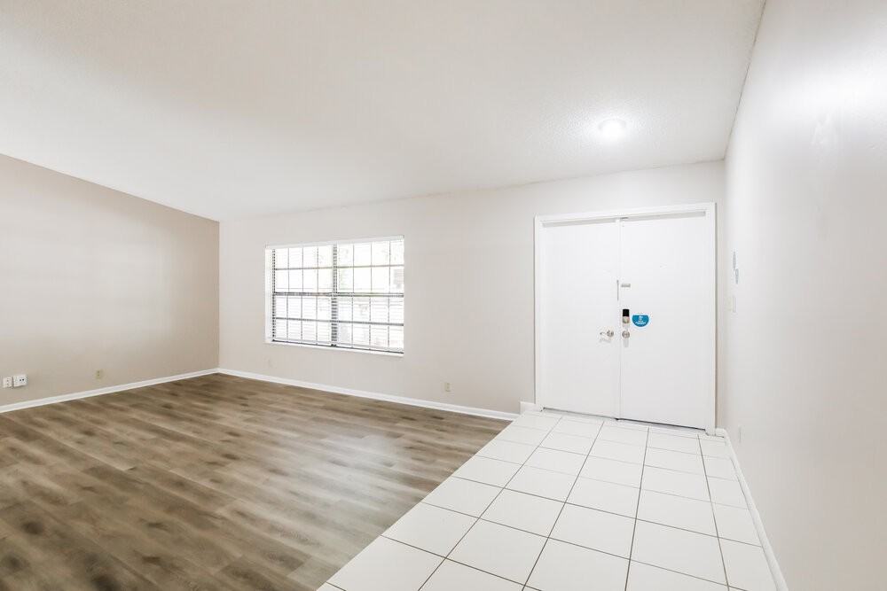 5143 Nw 48th Ave - Photo 3 of 16